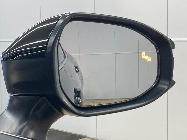 クラウンクロスオーバー Ｇ　“Ａｄｖａｎｃｅｄ・Ｌｅａｔｈｅｒ　Ｐａｃｋａｇｅ”　純正ナビ／全周囲モニター／電動リアゲート／レーダークルーズコントロール／ブラインドスポットモニター／ＡＣ１００Ｖ／シートヒーター／シートクーラー／黒革シート／４眼ＬＥＤヘッドライト／置くだけ充電（10枚目）