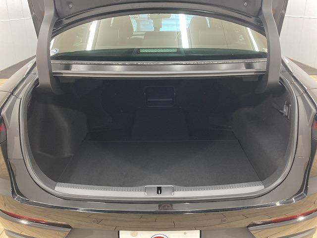 クラウンクロスオーバー Ｇ　“Ａｄｖａｎｃｅｄ・Ｌｅａｔｈｅｒ　Ｐａｃｋａｇｅ”　純正ナビ／全周囲モニター／電動リアゲート／レーダークルーズコントロール／ブラインドスポットモニター／ＡＣ１００Ｖ／シートヒーター／シートクーラー／黒革シート／４眼ＬＥＤヘッドライト／置くだけ充電（25枚目）