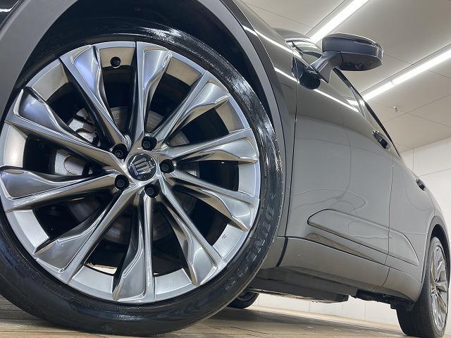 クラウンクロスオーバー Ｇ　“Ａｄｖａｎｃｅｄ・Ｌｅａｔｈｅｒ　Ｐａｃｋａｇｅ”　純正ナビ／全周囲モニター／電動リアゲート／レーダークルーズコントロール／ブラインドスポットモニター／ＡＣ１００Ｖ／シートヒーター／シートクーラー／黒革シート／４眼ＬＥＤヘッドライト／置くだけ充電（28枚目）