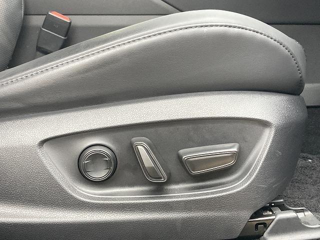 クラウンクロスオーバー Ｇ　“Ａｄｖａｎｃｅｄ・Ｌｅａｔｈｅｒ　Ｐａｃｋａｇｅ”　純正ナビ／全周囲モニター／電動リアゲート／レーダークルーズコントロール／ブラインドスポットモニター／ＡＣ１００Ｖ／シートヒーター／シートクーラー／黒革シート／４眼ＬＥＤヘッドライト／置くだけ充電（37枚目）