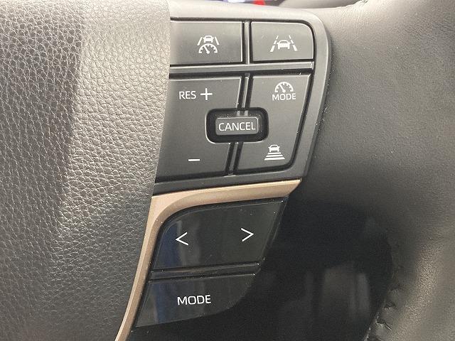 クラウンクロスオーバー Ｇ　“Ａｄｖａｎｃｅｄ・Ｌｅａｔｈｅｒ　Ｐａｃｋａｇｅ”　純正ナビ／全周囲モニター／電動リアゲート／レーダークルーズコントロール／ブラインドスポットモニター／ＡＣ１００Ｖ／シートヒーター／シートクーラー／黒革シート／４眼ＬＥＤヘッドライト／置くだけ充電（41枚目）