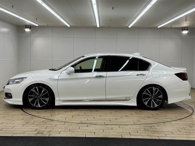 アコードハイブリッド ＥＸ　純正ナビ／黒革シート／無限エアロ／レーダークルーズコントロール／電動リクライニングシート／シートメモリー／ＬＥＤヘッドライト／クリアランスソナー／プッシュスタート／スマートキー／フルセグテレビ／ＥＴＣ（16枚目）