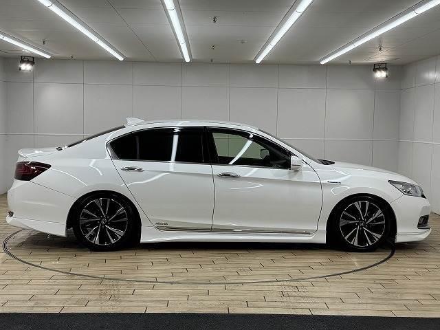 アコードハイブリッド ＥＸ　純正ナビ／黒革シート／無限エアロ／レーダークルーズコントロール／電動リクライニングシート／シートメモリー／ＬＥＤヘッドライト／クリアランスソナー／プッシュスタート／スマートキー／フルセグテレビ／ＥＴＣ（17枚目）