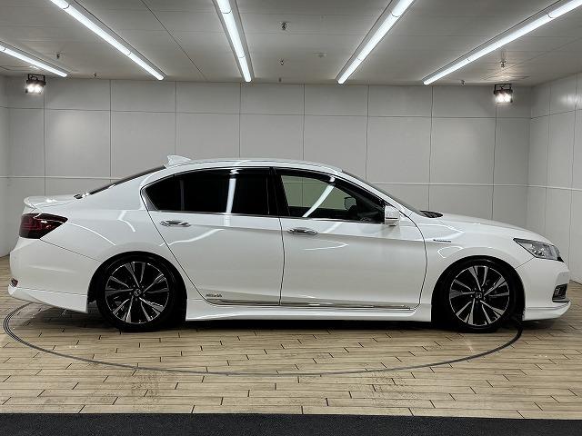 アコードハイブリッド ＥＸ　純正ナビ／黒革シート／無限エアロ／レーダークルーズコントロール／電動リクライニングシート／シートメモリー／ＬＥＤヘッドライト／クリアランスソナー／プッシュスタート／スマートキー／フルセグテレビ／ＥＴＣ（77枚目）