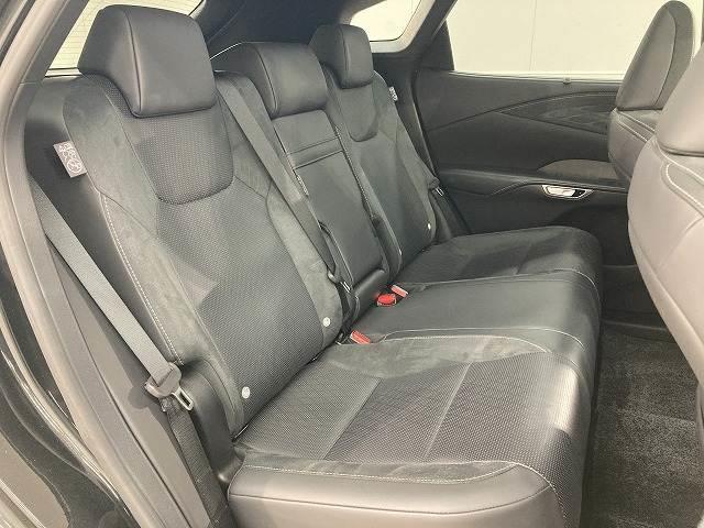 ＲＸ ＲＸ４５０ｈ＋　“ｖｅｒｓｉｏｎ　Ｌ”　１４型ナビ／パノラマルーフ／黒革／全周囲／三眼ＬＥＤ／ＢＳＭ（13枚目）