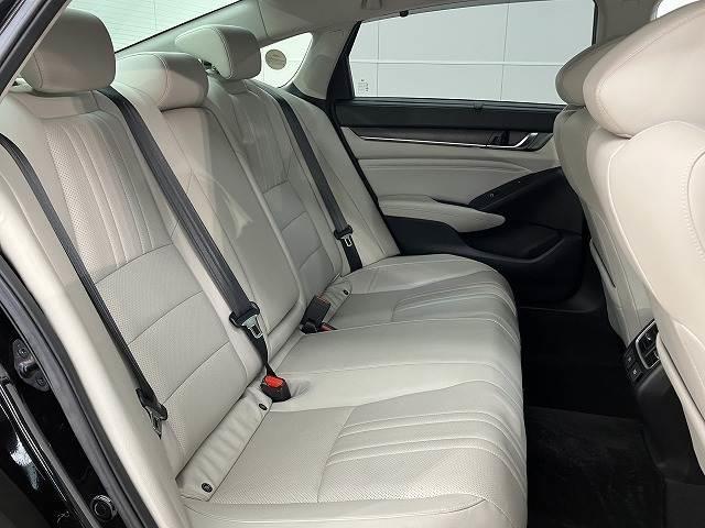 アコードハイブリッド ＥＸ　純正ナビ／サンルーフ／白革／追従クルコン／ＥＴＣ（13枚目）