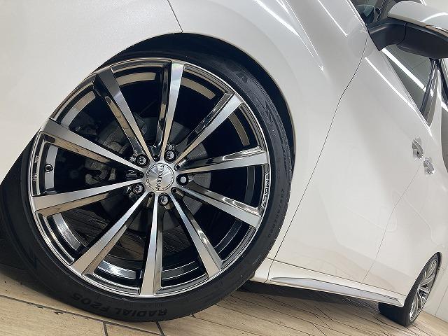 ヴェルファイア Ｚ“ＧＯＬＤＥＮ　ＥＹＥＳ”　両側電動スライドドア／３眼ＬＥＤヘッドライト／フリップダウンモニター／電動リアゲート追従クルコン／ＤＶＤデッキ／純正９インチディスプレイオーディオ／ＢＬＩＴＺ車高調／ＶＥＮＥＲＤｉアルミホイール（32枚目）