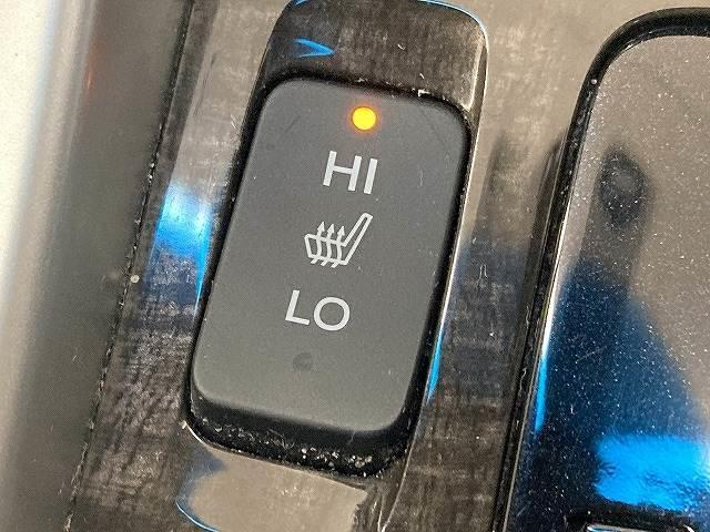 アコードハイブリッド ＥＸ　無限エアロ／無限グリル／レザーシート／レーダークルーズコントロール／フルセグＴＶ／シートヒーター／ＥＴＣ／純正メーカーナビ／メモリーシート／バックカメラ／スマートキー／プッシュスタート（8枚目）