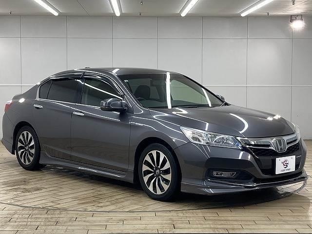 アコードハイブリッド ＥＸ　無限エアロ／無限グリル／レザーシート／レーダークルーズコントロール／フルセグＴＶ／シートヒーター／ＥＴＣ／純正メーカーナビ／メモリーシート／バックカメラ／スマートキー／プッシュスタート（15枚目）