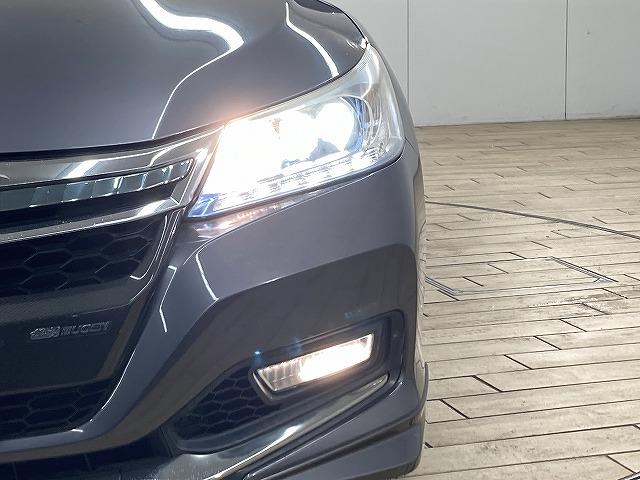 アコードハイブリッド ＥＸ　無限エアロ／無限グリル／レザーシート／レーダークルーズコントロール／フルセグＴＶ／シートヒーター／ＥＴＣ／純正メーカーナビ／メモリーシート／バックカメラ／スマートキー／プッシュスタート（21枚目）