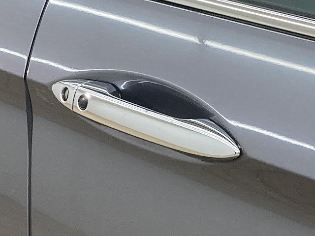 アコードハイブリッド ＥＸ　無限エアロ／無限グリル／レザーシート／レーダークルーズコントロール／フルセグＴＶ／シートヒーター／ＥＴＣ／純正メーカーナビ／メモリーシート／バックカメラ／スマートキー／プッシュスタート（24枚目）