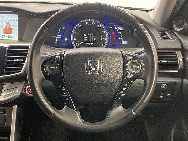 アコードハイブリッド ＥＸ　無限エアロ／無限グリル／レザーシート／レーダークルーズコントロール／フルセグＴＶ／シートヒーター／ＥＴＣ／純正メーカーナビ／メモリーシート／バックカメラ／スマートキー／プッシュスタート（44枚目）