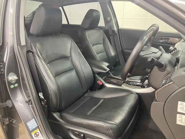 アコードハイブリッド ＥＸ　無限エアロ／無限グリル／レザーシート／レーダークルーズコントロール／フルセグＴＶ／シートヒーター／ＥＴＣ／純正メーカーナビ／メモリーシート／バックカメラ／スマートキー／プッシュスタート（45枚目）