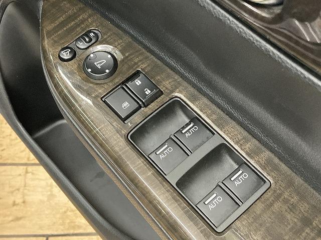 アコードハイブリッド ＥＸ　無限エアロ／無限グリル／レザーシート／レーダークルーズコントロール／フルセグＴＶ／シートヒーター／ＥＴＣ／純正メーカーナビ／メモリーシート／バックカメラ／スマートキー／プッシュスタート（48枚目）