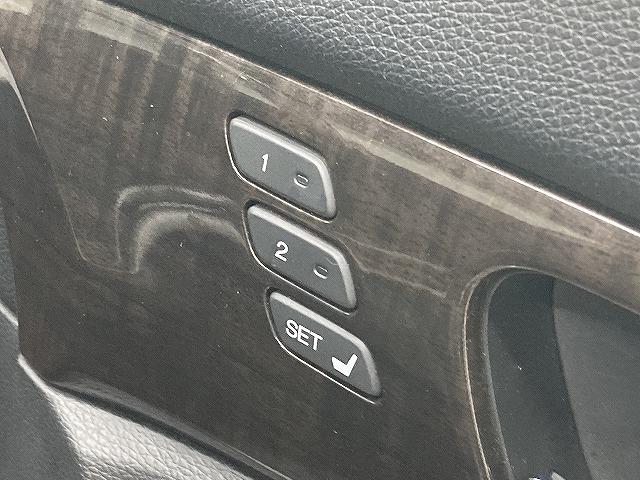 アコードハイブリッド ＥＸ　無限エアロ／無限グリル／レザーシート／レーダークルーズコントロール／フルセグＴＶ／シートヒーター／ＥＴＣ／純正メーカーナビ／メモリーシート／バックカメラ／スマートキー／プッシュスタート（49枚目）