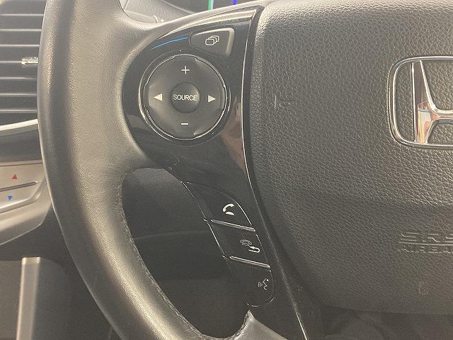 アコードハイブリッド ＥＸ　無限エアロ／無限グリル／レザーシート／レーダークルーズコントロール／フルセグＴＶ／シートヒーター／ＥＴＣ／純正メーカーナビ／メモリーシート／バックカメラ／スマートキー／プッシュスタート（63枚目）