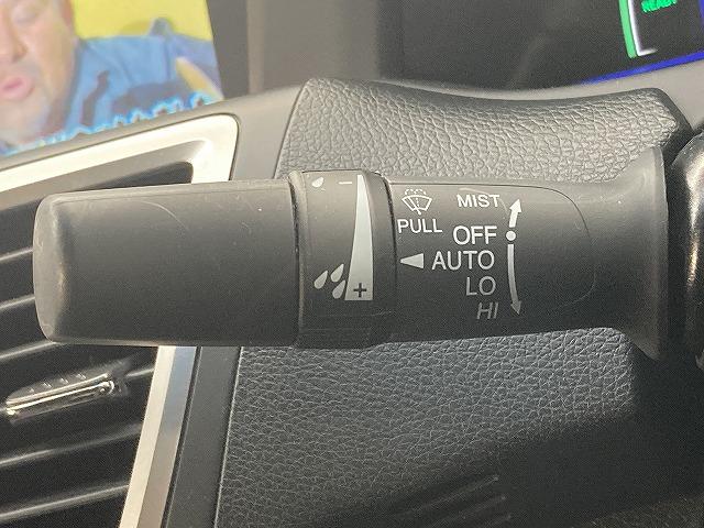 アコードハイブリッド ＥＸ　無限エアロ／無限グリル／レザーシート／レーダークルーズコントロール／フルセグＴＶ／シートヒーター／ＥＴＣ／純正メーカーナビ／メモリーシート／バックカメラ／スマートキー／プッシュスタート（65枚目）