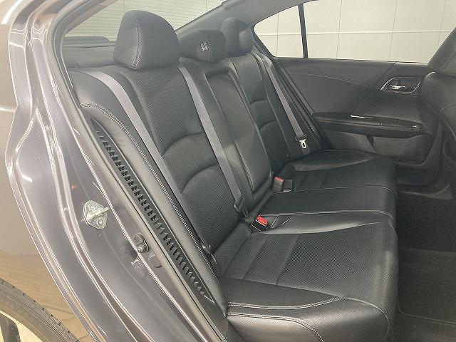 アコードハイブリッド ＥＸ　無限エアロ／無限グリル／レザーシート／レーダークルーズコントロール／フルセグＴＶ／シートヒーター／ＥＴＣ／純正メーカーナビ／メモリーシート／バックカメラ／スマートキー／プッシュスタート（80枚目）