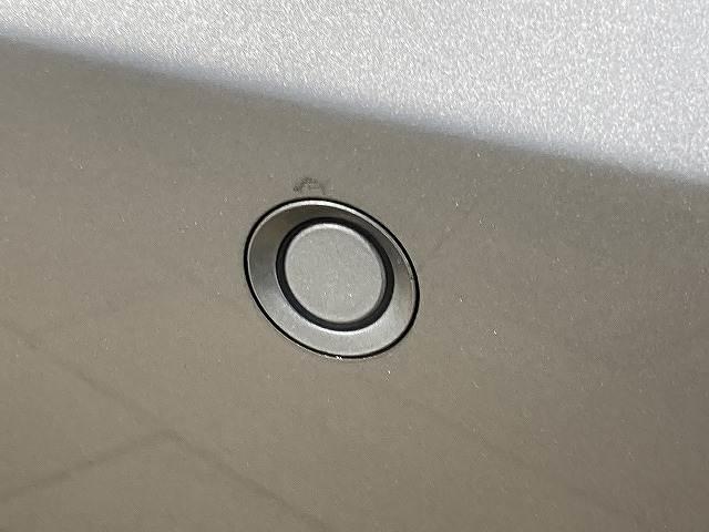 �N���A�����X�\�i�[���ځB���Ԏ��ɏ�Q���̐ڋ߂��h���C�o�[�ɒm�点�Ă���܂��B