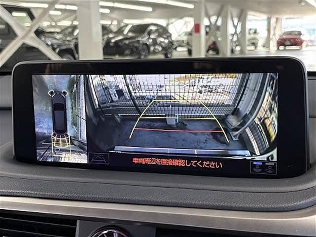 �y�p�m���~�b�N�r���[���j�^�[�z��p�̃J�����ɂ��A�ォ�猩���낵���悤�Ȏ��_�łR�U�O�x�N���}�̎��͂��m�F���邱�Ƃ��ł��܂������p�������m�F���₷���A�����ꏊ�ł̐؂�Ԃ��⒓�Ԃ��X���[�Y�ɍs���܂��B