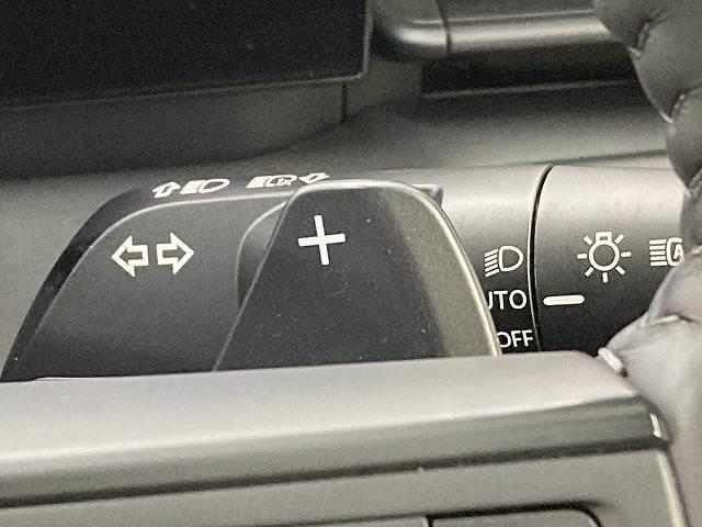 セレナ ハイウェイスターＶ　プロパイロット／両側電動スライドドア／バックカメラ／ブラインドスポットモニター／レーダークルーズコントロール／ＬＥＤヘッド／フォグランプ／パドルシフト／純正１６インチアルミホイール／オートエアコン（11枚目）