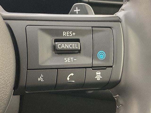 セレナ ハイウェイスターＶ　プロパイロット／両側電動スライドドア／バックカメラ／ブラインドスポットモニター／レーダークルーズコントロール／ＬＥＤヘッド／フォグランプ／パドルシフト／純正１６インチアルミホイール／オートエアコン（62枚目）