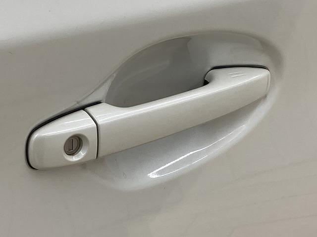 プリウス Ｓ　純正ナビ／スマートキー／ＨＩＤヘッド／ＥＴＣ／スマートキー／プッシュスタート／オートライト／オートエアコン／ドライブレコーダー／フォグランプ／ステアリングリモコン（21枚目）