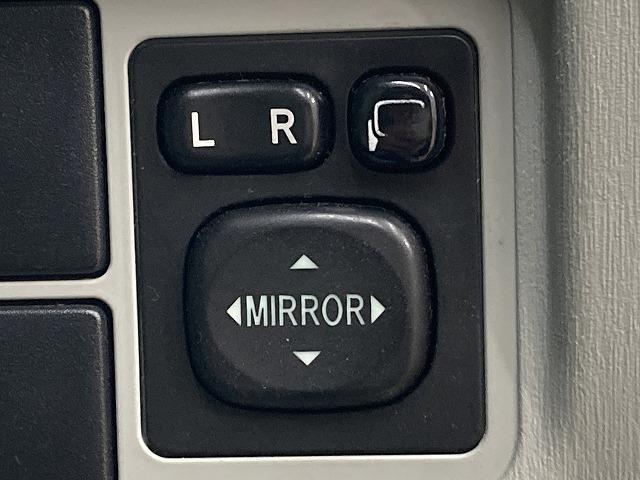 プリウス Ｓ　純正ナビ／スマートキー／ＨＩＤヘッド／ＥＴＣ／スマートキー／プッシュスタート／オートライト／オートエアコン／ドライブレコーダー／フォグランプ／ステアリングリモコン（29枚目）