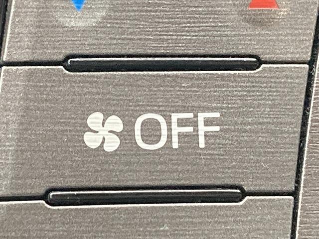 プリウス Ｓ　純正ナビ／スマートキー／ＨＩＤヘッド／ＥＴＣ／スマートキー／プッシュスタート／オートライト／オートエアコン／ドライブレコーダー／フォグランプ／ステアリングリモコン（64枚目）