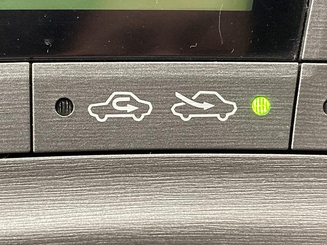 プリウス Ｓ　純正ナビ／スマートキー／ＨＩＤヘッド／ＥＴＣ／スマートキー／プッシュスタート／オートライト／オートエアコン／ドライブレコーダー／フォグランプ／ステアリングリモコン（65枚目）