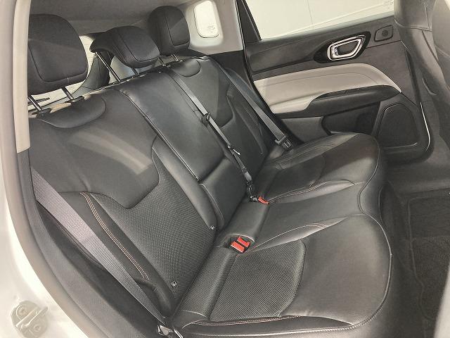 ジープ・コンパス リミテッド 1オーナー/本革シート/アダプティブクルーズコントロール/ブラインドスポットモニター/純正ナビ/全周囲カメラ/スマートキー/パワーバッグドア/パーキングアシスト/LEDヘッド/クリアランスソナー(36枚目)