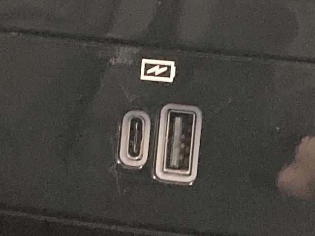 ジープ・コンパス リミテッド 1オーナー/本革シート/アダプティブクルーズコントロール/ブラインドスポットモニター/純正ナビ/全周囲カメラ/スマートキー/パワーバッグドア/パーキングアシスト/LEDヘッド/クリアランスソナー(38枚目)