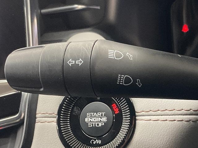 ジープ・コンパス リミテッド 1オーナー/本革シート/アダプティブクルーズコントロール/ブラインドスポットモニター/純正ナビ/全周囲カメラ/スマートキー/パワーバッグドア/パーキングアシスト/LEDヘッド/クリアランスソナー(44枚目)