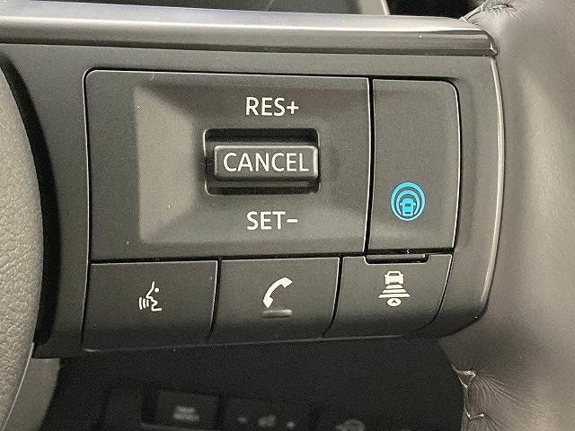 セレナ ハイウェイスターＶ　プロパイロット／両側電動スライドドア／パドルシフト／ブラインドスポットモニター／レーダークルーズコントロール／クリアランスソナー／インテリキー／プッシュスタート／ＬＥＤヘッド／フォグランプ（9枚目）