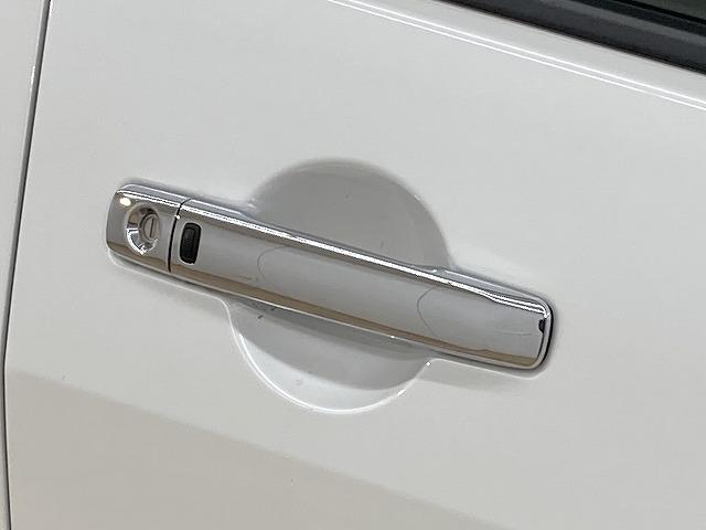 セレナ ハイウェイスターＶ　プロパイロット／両側電動スライドドア／パドルシフト／ブラインドスポットモニター／レーダークルーズコントロール／クリアランスソナー／インテリキー／プッシュスタート／ＬＥＤヘッド／フォグランプ（21枚目）