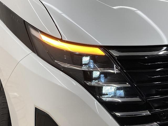 セレナ ハイウェイスターＶ　プロパイロット／両側電動スライドドア／パドルシフト／ブラインドスポットモニター／レーダークルーズコントロール／クリアランスソナー／インテリキー／プッシュスタート／ＬＥＤヘッド／フォグランプ（22枚目）