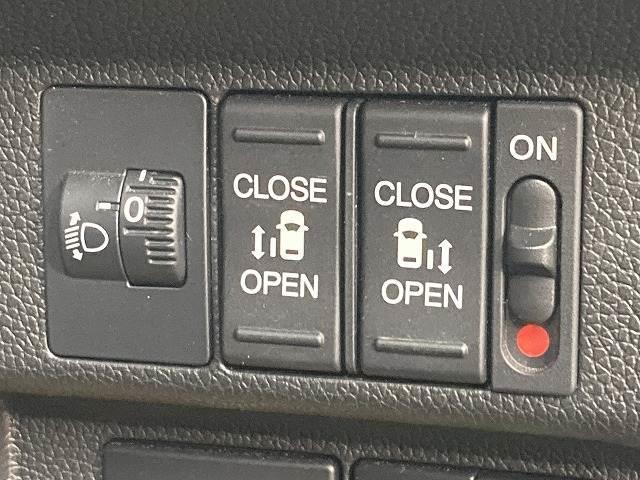 フリード ＣＲＯＳＳＴＡＲ　Ｈｏｎｄａ　ＳＥＮＳＩＮＧ　純正ディスプレイオーディオ／レーダークルーズコントロール／両側電動スライドドア／衝突軽減ブレーキ／プッシュスタート／スマートキー／ＥＴＣ／アイドリングストップ／クリアランスソナー／バックカメラ（6枚目）