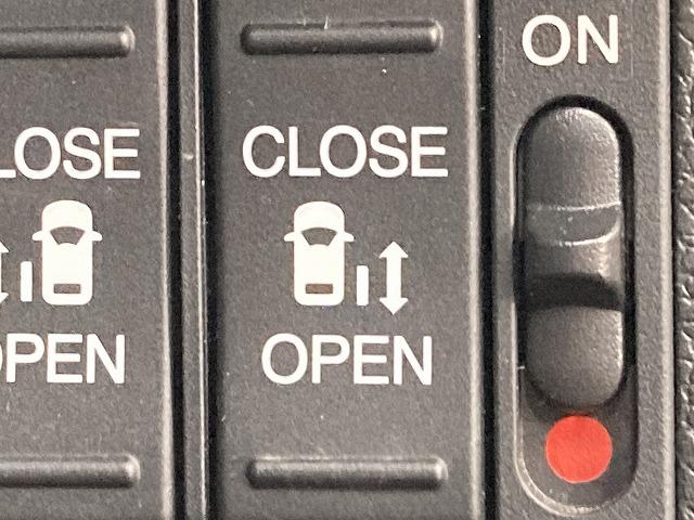 フリード ＣＲＯＳＳＴＡＲ　Ｈｏｎｄａ　ＳＥＮＳＩＮＧ　純正ディスプレイオーディオ／レーダークルーズコントロール／両側電動スライドドア／衝突軽減ブレーキ／プッシュスタート／スマートキー／ＥＴＣ／アイドリングストップ／クリアランスソナー／バックカメラ（48枚目）