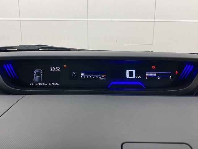 フリード ＣＲＯＳＳＴＡＲ　Ｈｏｎｄａ　ＳＥＮＳＩＮＧ　純正ディスプレイオーディオ／レーダークルーズコントロール／両側電動スライドドア／衝突軽減ブレーキ／プッシュスタート／スマートキー／ＥＴＣ／アイドリングストップ／クリアランスソナー／バックカメラ（59枚目）