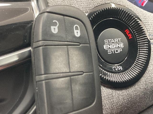 ジープ・コンパス ロンジチュード　純正ディスプレイオーディオ／レーダークルーズコントロール／ブラインドスポットモニター／クリアランスソナー／パーキングアシスト／プッシュスタート／スマートキー／黒革シート／ＬＥＤヘッドライト／（32枚目）