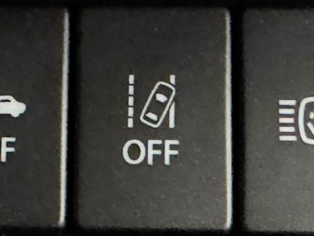 ジムニー □XC シートヒーター/衝突軽減/LEDヘッドライト/SUZUKIグリル/スマートキー/プッシュスタート/クルーズコントロール/オートエアコン/ディスプレイオーディオ/車両逸脱警報/MT車両/バックカメラ/(10枚目)