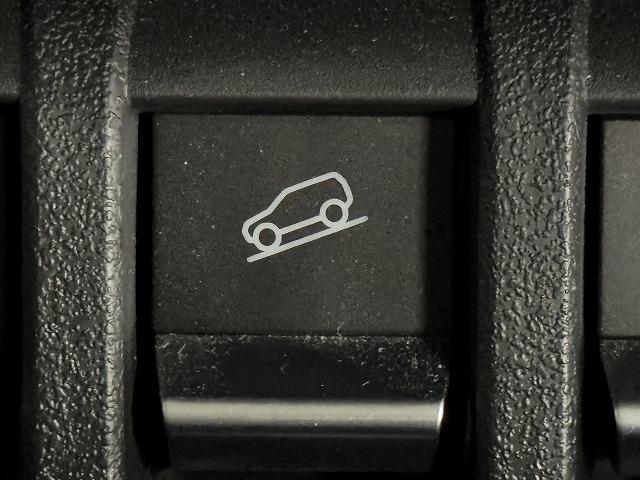 ジムニー □XC シートヒーター/衝突軽減/LEDヘッドライト/SUZUKIグリル/スマートキー/プッシュスタート/クルーズコントロール/オートエアコン/ディスプレイオーディオ/車両逸脱警報/MT車両/バックカメラ/(44枚目)