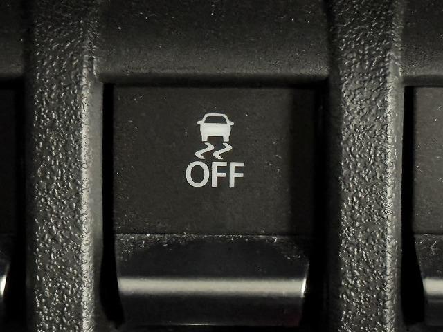 ジムニー □XC シートヒーター/衝突軽減/LEDヘッドライト/SUZUKIグリル/スマートキー/プッシュスタート/クルーズコントロール/オートエアコン/ディスプレイオーディオ/車両逸脱警報/MT車両/バックカメラ/(76枚目)