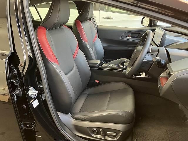 プリウス Ｚ　全周囲／１２．３型ナビ／ＡＣ１００Ｖ／ＬＥＤ／シートヒーター・クーラー／電動リアゲート／パワーシート／ＬＥＤヘッド／ＢＳＭ／フルセグ／純正アルミ（5枚目）