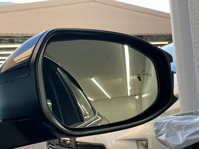 プリウス Ｚ　全周囲／１２．３型ナビ／ＡＣ１００Ｖ／ＬＥＤ／シートヒーター・クーラー／電動リアゲート／パワーシート／ＬＥＤヘッド／ＢＳＭ／フルセグ／純正アルミ（10枚目）