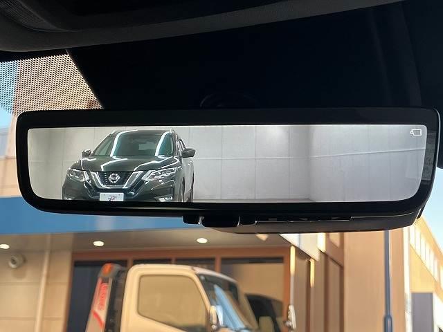 プリウス Ｚ　全周囲／１２．３型ナビ／ＡＣ１００Ｖ／ＬＥＤ／シートヒーター・クーラー／電動リアゲート／パワーシート／ＬＥＤヘッド／ＢＳＭ／フルセグ／純正アルミ（12枚目）