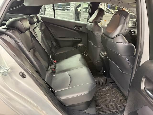 プリウス Ｓ　“ツーリングセレクション”　純正９型ナビ／全周囲カメラ／追従クルコン／シートヒーター／ＡＣ１００Ｖ／衝突軽減／フルセグ／Ｂｌｕｔｏｏｔｈ／ドラレコ（6枚目）