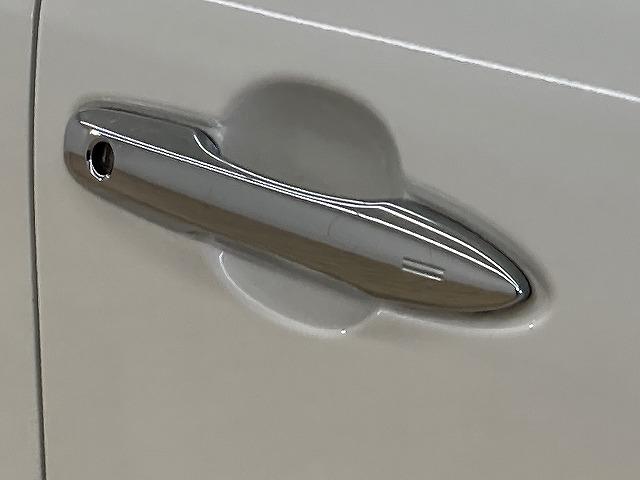 ハリアーハイブリッド □Ｚ　“Ｌｅａｔｈｅｒ　Ｐａｃｋａｇｅ”　全周囲カメラ／ＪＢＬサウンド／シートヒーター・シートベンチレーション／１００Ｖ電源／電動リアゲート／スマートキー／パワーシート／ブラインドスポットモニター／オートブレーキホールド／ＬＥＤヘッド（22枚目）