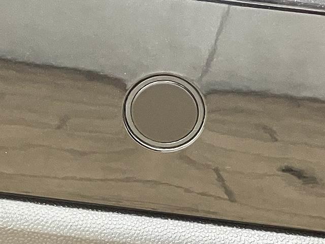 �y�N���A�����X�\�i�[�z��Q���Ƃ̐ڋ߂⋗��������f�B�X�v���C���Ōx�����܂��B�s����Ȓ��Ԃ���S�����܂��B