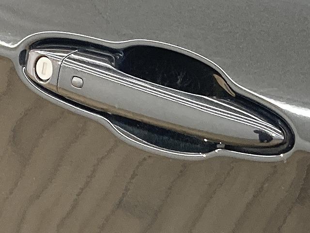 �e��I�[�g���[�������p�ӂ��Ă���܂��B�����O�~����R���\�B�P�Q�񂩂�P�Q�O��܂ł��x���񐔂����I�ђ����܂��B���ÎԂ���V�Ԃ��ׂĂɂ����p�����܂��B���C�y�ɃX�^�b�t�ւ����k���������B